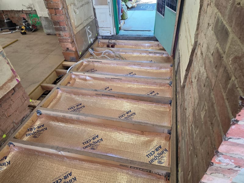 Underfloor — air-cell and polyester — 20260220_131314