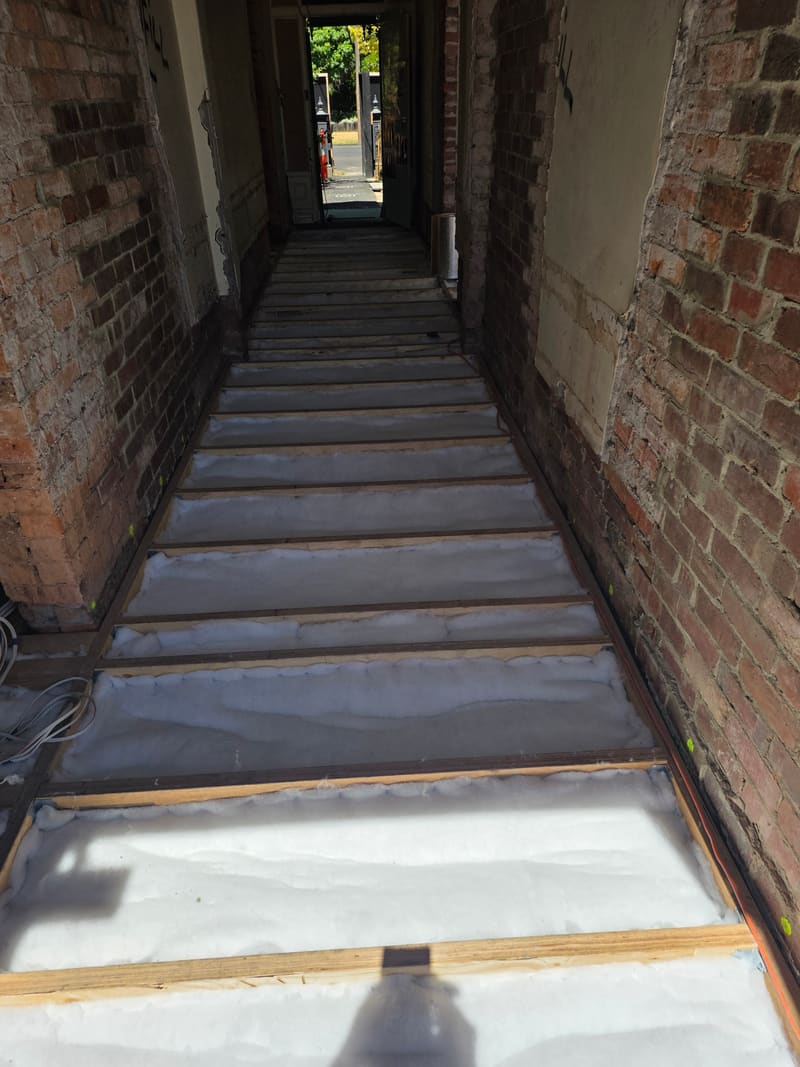 Underfloor — air-cell and polyester — 20260220_140250